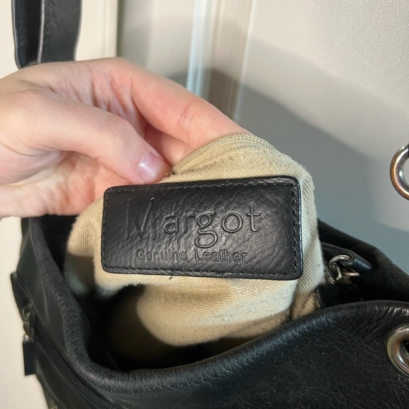 Margot Black Leather Multi Zip Crossbody Purse - Picture 5 of 8